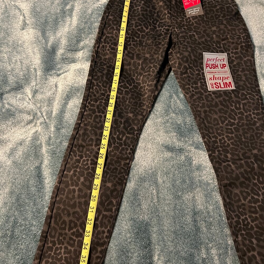 Bold Elements Shape & Slim Leopard Print Skinny J… - image 3